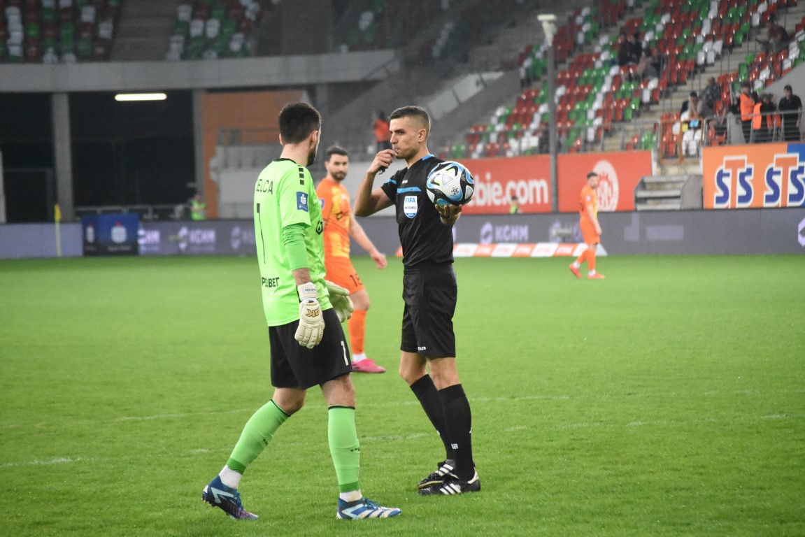 Łukasz Kuźma poprowadzi mecz Radomiak - Zagłębie